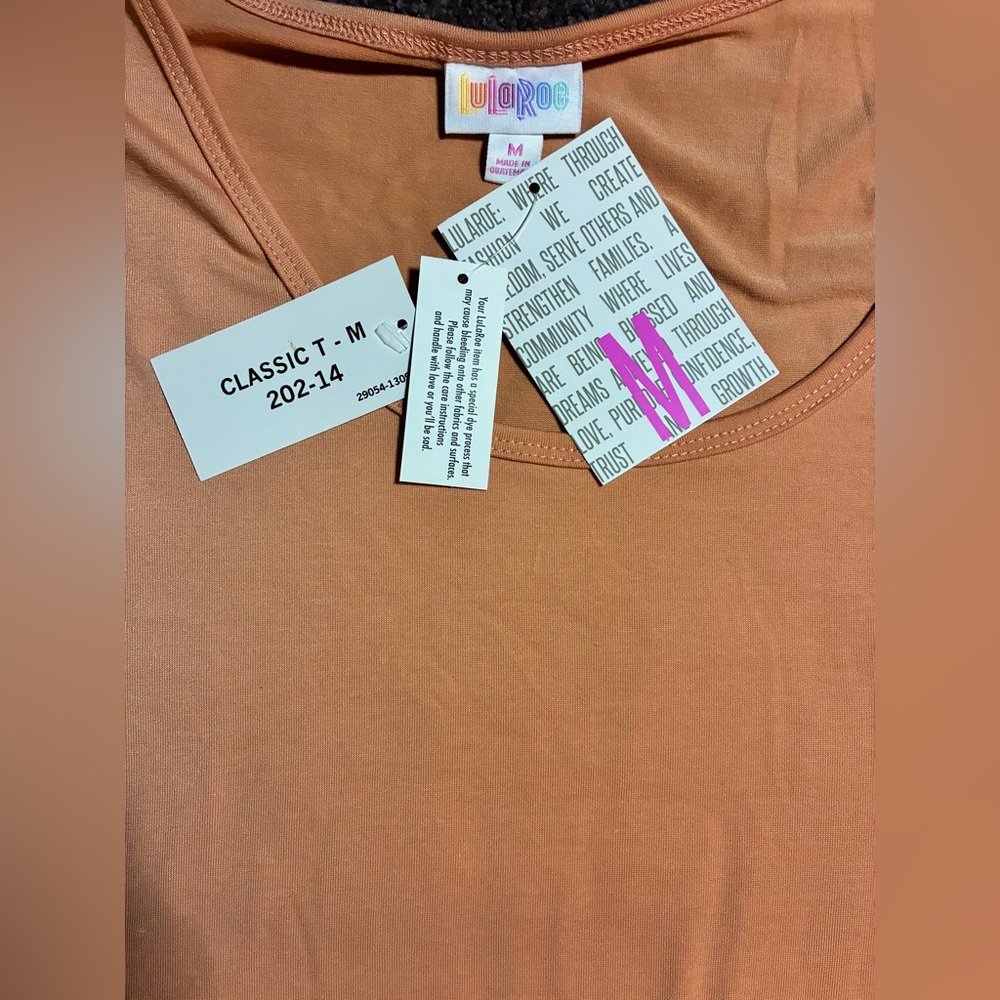 LuLaRoe Peach Short Sleeve Tee - Picture 2 of 3
